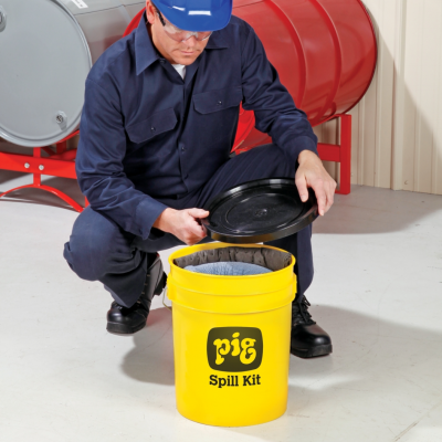 NEW PIG SPILL KIT IN 5-GALLON HIGH VISIBILTIY ECONOMY CONTAINER
